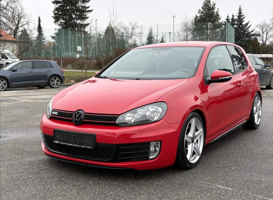 Volkswagen - Golf
