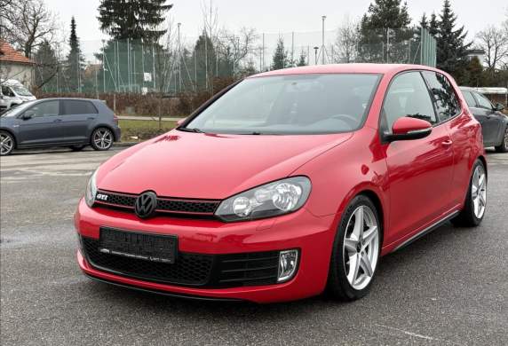 Volkswagen - Golf