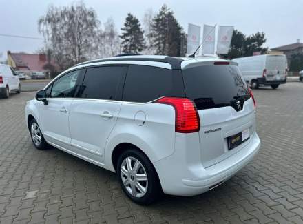 Peugeot - 5008
