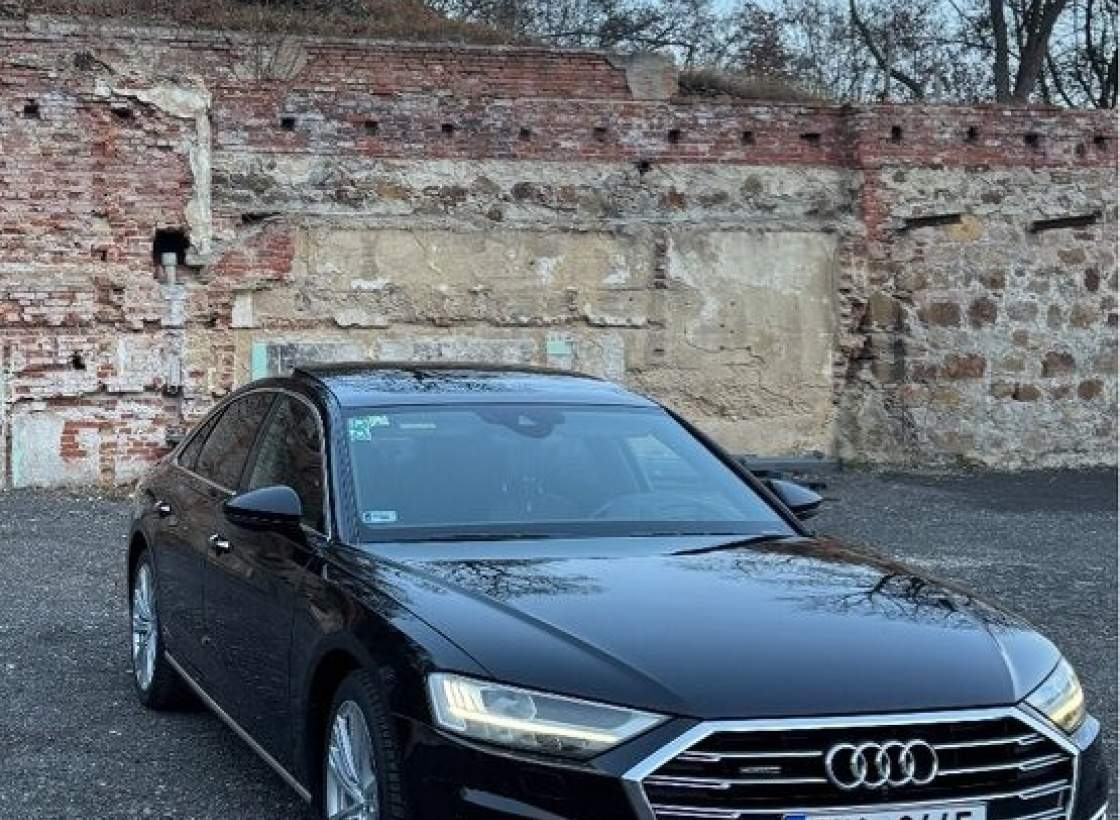Audi - A8