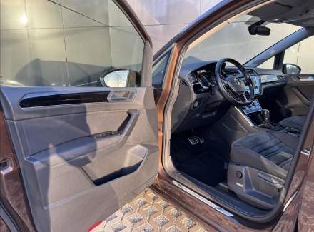 Volkswagen - Touran