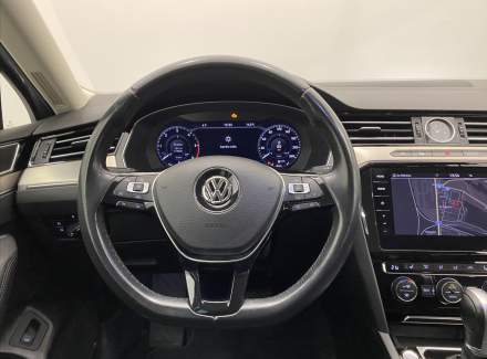 Volkswagen - Passat