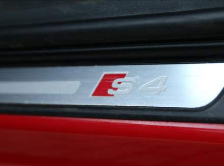 Audi - S4