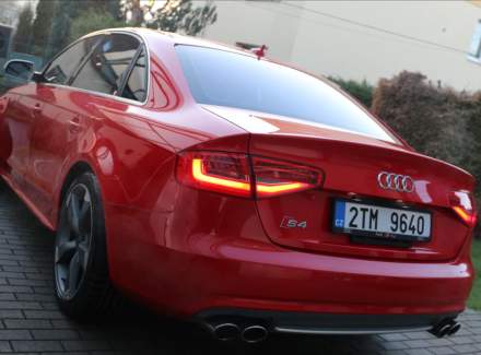Audi - S4