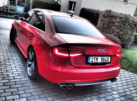 Audi - S4