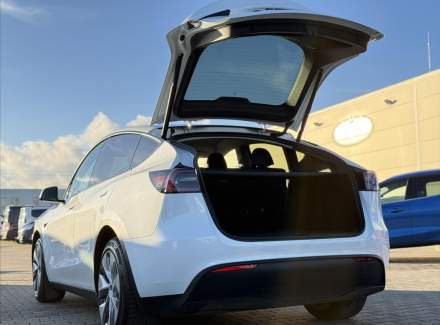 Tesla - Model Y
