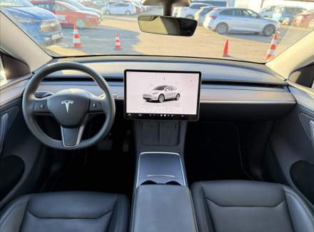 Tesla - Model Y