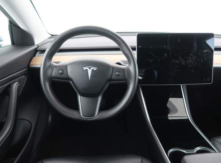 Tesla - Model 3