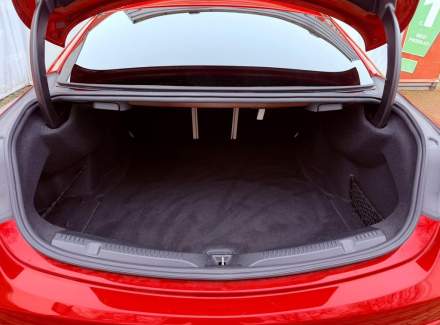 Mercedes-Benz - E-class