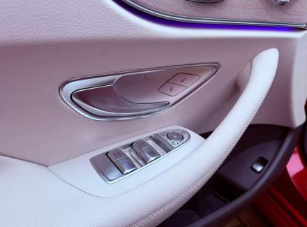 Mercedes-Benz - E-class