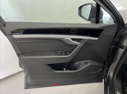 Volkswagen - Touareg