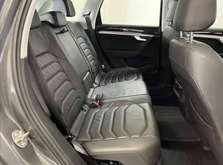 Volkswagen - Touareg