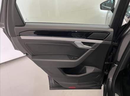 Volkswagen - Touareg