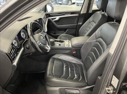 Volkswagen - Touareg