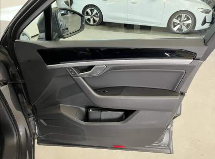 Volkswagen - Touareg