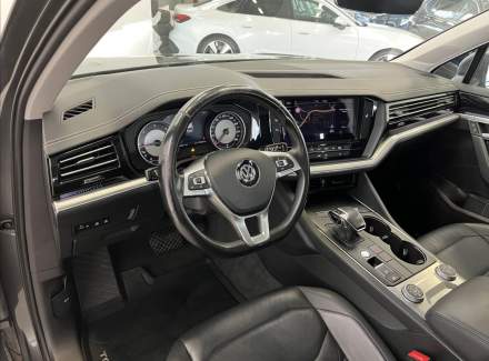 Volkswagen - Touareg