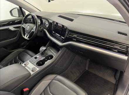 Volkswagen - Touareg