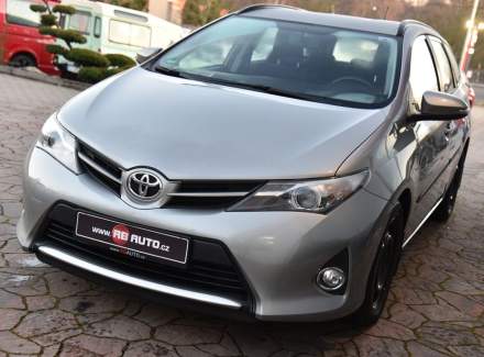 Toyota - Auris