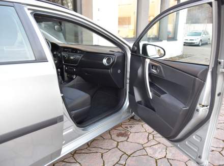 Toyota - Auris