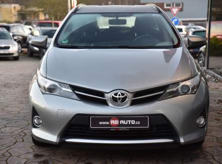 Toyota - Auris