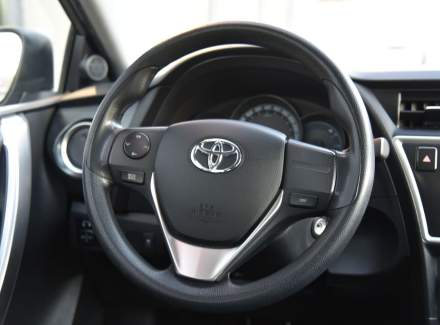 Toyota - Auris