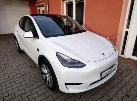 Tesla - Model Y