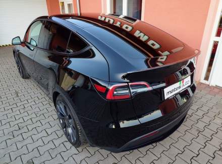 Tesla - Model Y