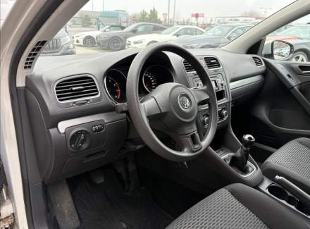 Volkswagen - Golf