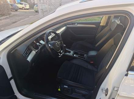 Volkswagen - Passat