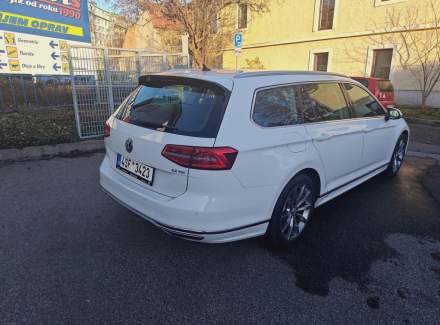 Volkswagen - Passat