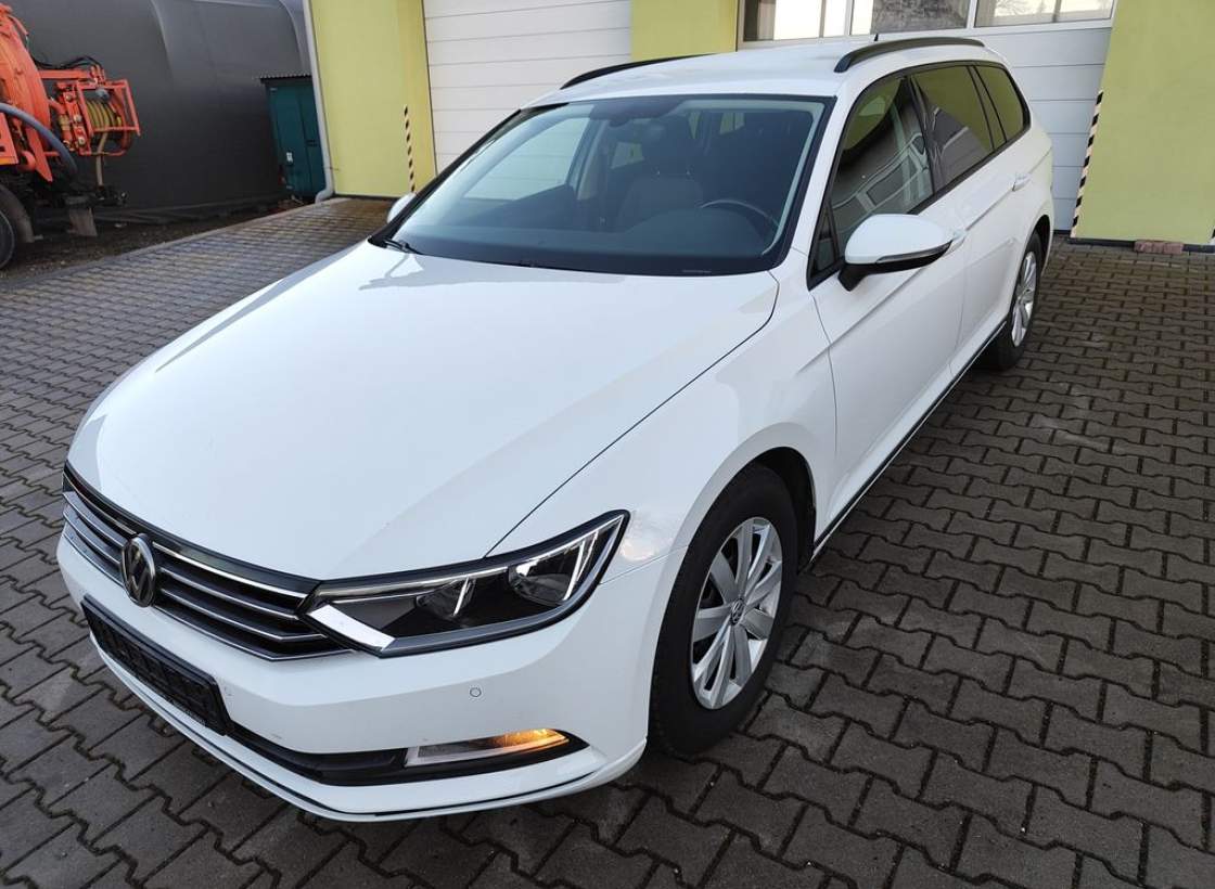 Volkswagen - Passat