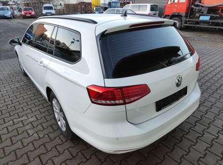 Volkswagen - Passat