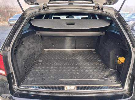 Mercedes-Benz - E-class