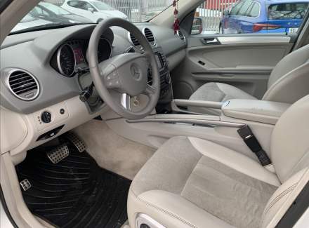 Mercedes-Benz - M-class