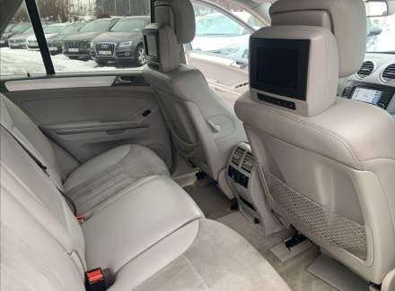 Mercedes-Benz - M-class