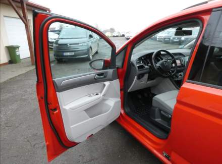 Volkswagen - Touran