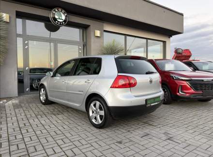 Volkswagen - Golf