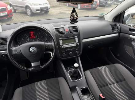 Volkswagen - Golf