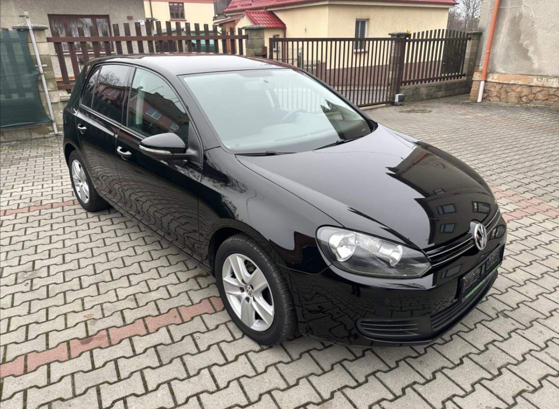 Volkswagen - Golf