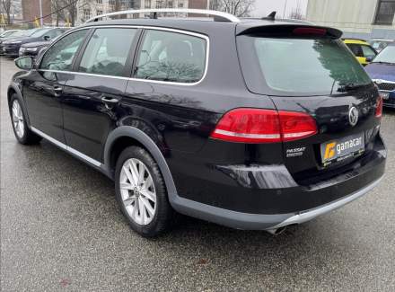 Volkswagen - Passat