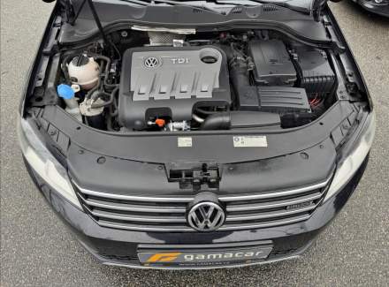 Volkswagen - Passat