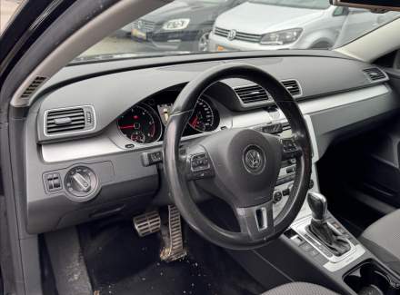 Volkswagen - Passat