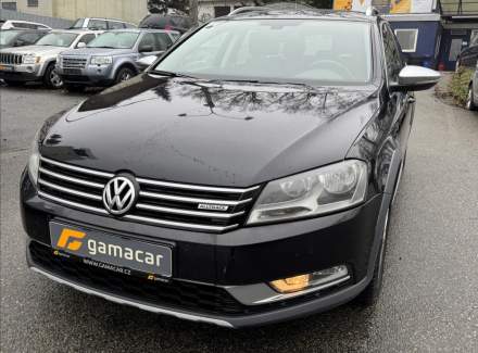 Volkswagen - Passat