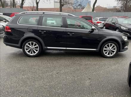 Volkswagen - Passat