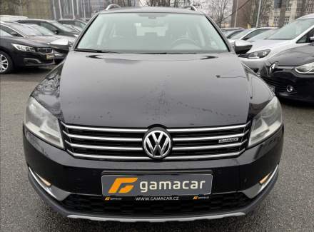 Volkswagen - Passat