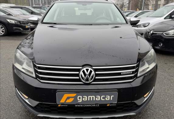 Volkswagen - Passat