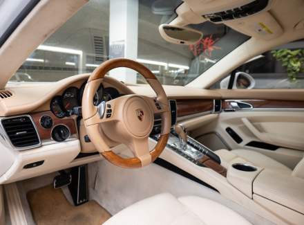 Porsche - Panamera