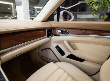 Porsche - Panamera