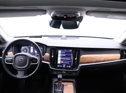 Volvo - V90