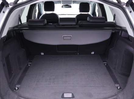 Land Rover - Discovery Sport